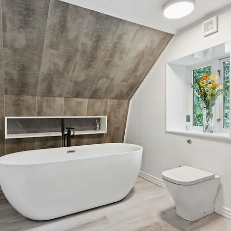 Cosy And Modern House In Peaceful Setting * Otterup