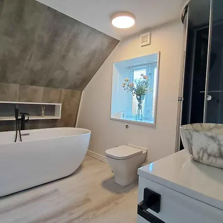 Cosy And Modern House In Peaceful Setting Vakantieboerderij *