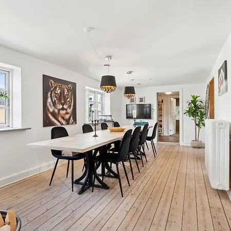 Cosy And Modern House In Peaceful Setting * Otterup