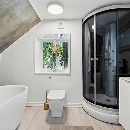 Cosy And Modern House In Peaceful Setting Vakantieboerderij *
