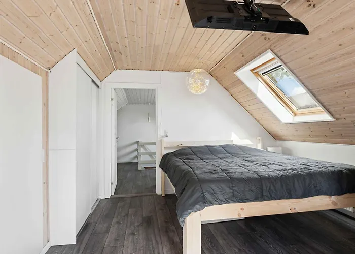 Cosy And Modern House In Peaceful Setting Otterup